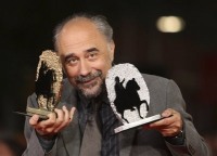 El director italiano Giorgio Diritti ganó doble por "L'uomo che verra"